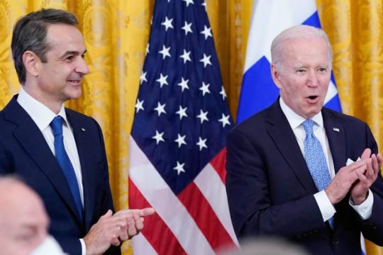 Η εξωτερική πολιτική της επαιτείας