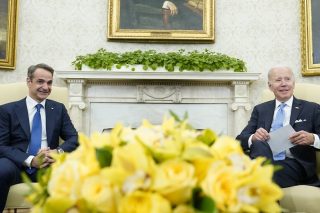Κολακεία, κριτική και εξουσία