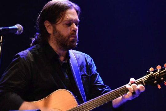 Μητσοτάκης κερνάει Μητσοτάκη