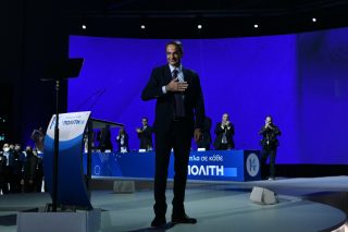 Ιστορίες… ενότητας στη «γαλάζια» πολυκατοικία