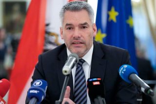 Ο Νεχάμερ «τρέχει» να συναντήσει τον Ερντογάν