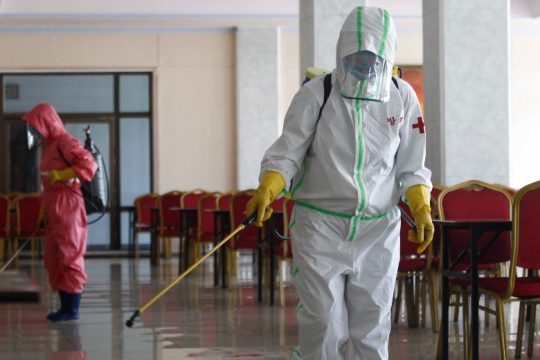 Με κινητοποίηση του στρατού προσπαθεί να αντιμετωπίσει την Covid-19 ο Κιμ