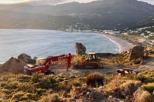 «Ξενοδοχοποιείται» ο Παλιγκρεμνός στον Πλακιά