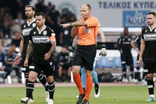 Ο τελικός τού… «ήταν στραβό το κλήμα»