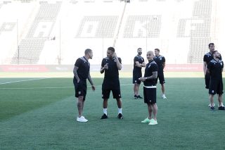 Οι τρεις «κλεισμένοι», οι ανανεώσεις, ο αριστερός μπακ και δύο εξτρέμ