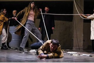 «Είναι απολύτως παράλογα αυτά που ζούμε»