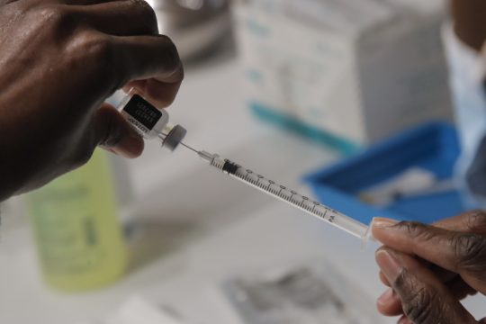 Τη σύσταση χορήγησης τρίτης δόσης σε παιδιά 5-11 ετών εξετάζουν οι ΗΠΑ