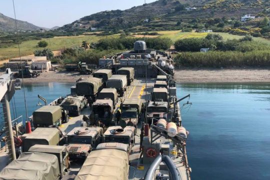 Υβριδικές απειλές «βλέπει» η κυβέρνηση για το καλοκαίρι
