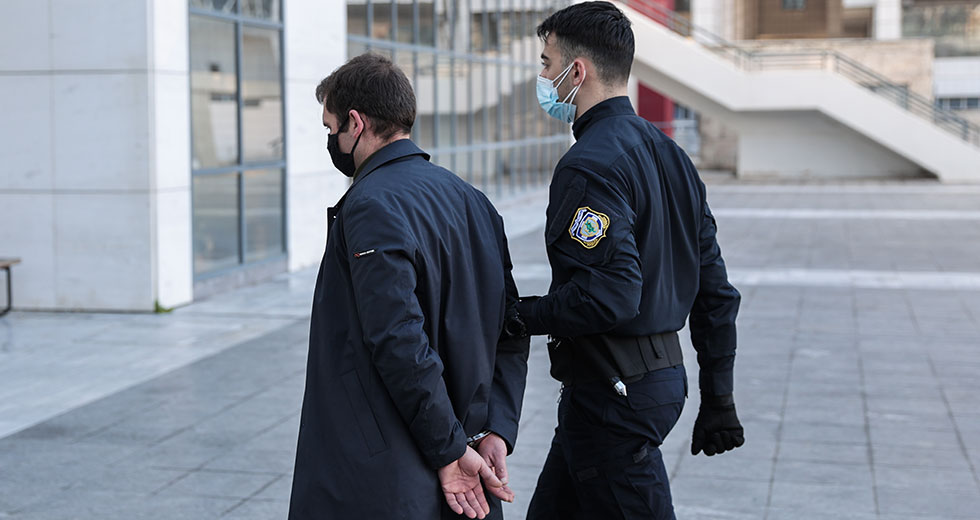 Ανέβηκαν οι τόνοι στη δίκη του προπονητή ιστιοπλοΐας για βιασμό
