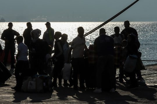 Συναγερμός στο Αιγαίο με 9 σκάφη και περίπου 590 πρόσφυγες και μετανάστες