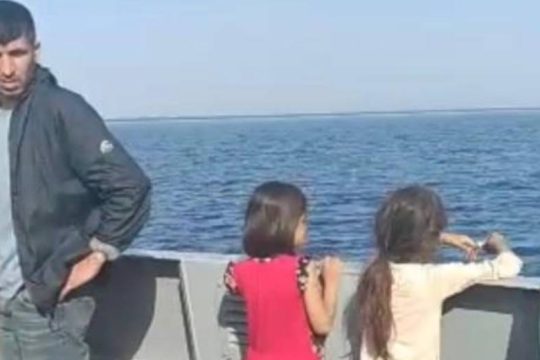 Επαναπροώθηση 105 προσφύγων από τη Σάμο καταγγέλλει η Aegean Boat Report