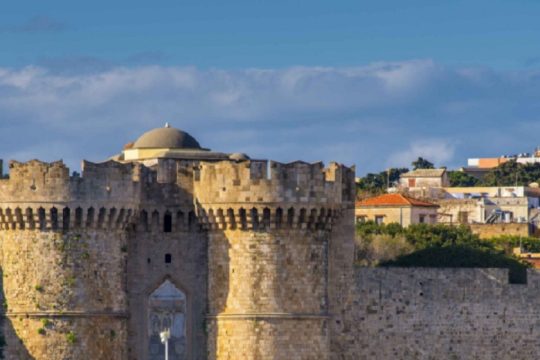 Στην ανακρίτρια ο πρώην παίκτης ριάλιτι που διώκεται για βιασμό τουρίστριας