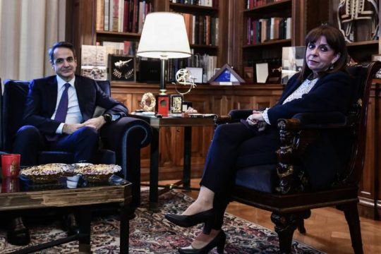 Νέες υποσχέσεις Μητσοτάκη για λήψη μέτρων κατά της ακρίβειας