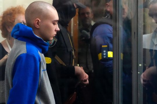 Ξεκινά η πρώτη δίκη για έγκλημα πολέμου στην Ουκρανία μετά τη ρωσική εισβολή