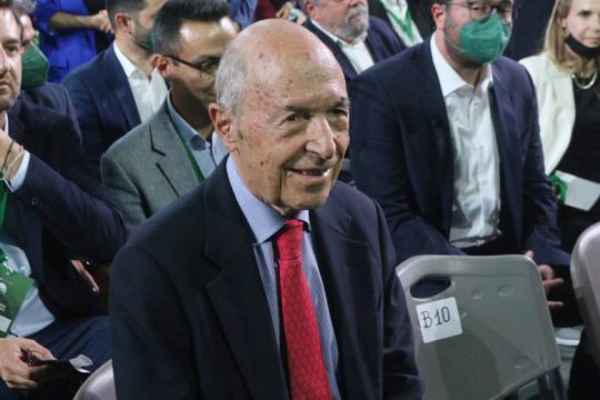 Επανεμφάνιση Σημίτη με χαιρετισμό στο συνέδριο του ΠΑΣΟΚ-ΚΙΝ.ΑΛΛ.