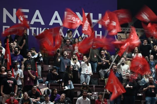 Δύο κάλπες, ένα μήνυμα για το μέλλον
