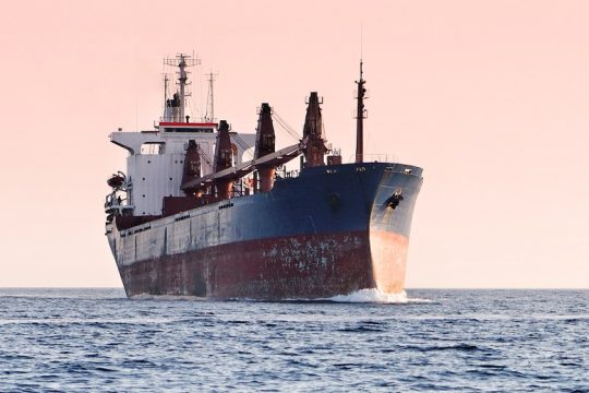 Φρένο στην ασφάλιση πλοίων που μεταφέρουν ρωσικό πετρέλαιο βάζουν Ε.Ε. και Βρετανία