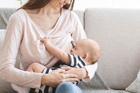 Φτάνει! Δεν είναι «δωρεάν» ο θηλασμός!