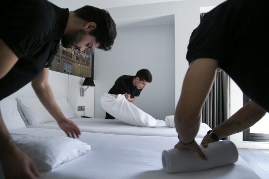 Η αδυναμία εξεύρεσης εργαζομένων στον τουρισμό είναι η κορυφή του παγόβουνου