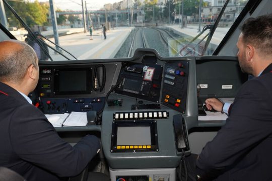 Σε ένα εξπρές είμαι και εγώ, έστω και με μια… μικρή καθυστέρηση 14 μηνών