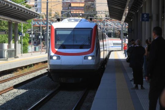 Από σήμερα Αθήνα-Θεσσαλονίκη με τρένο σε 3 ώρες και 55 λεπτά