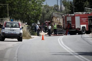 Εμβόλισε «παπί» με ηλικιωμένους και γύρισε να τους αποτελειώσει