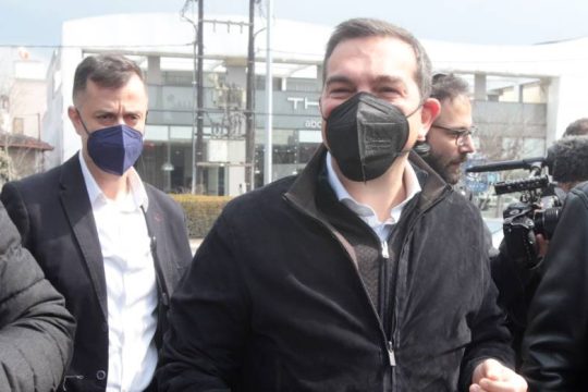 Αλ. Τσίπρας: Προστάτης των γαλάζιων golden boys της ΔΕΗ ο Κ. Μητσοτάκης