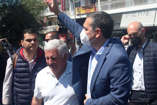 Περιοδεία Τσίπρα μαζί με βουλευτές στη Θεσσαλονίκη