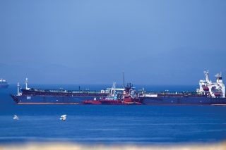«Παγιδευμένοι», αλλά καλά στην υγεία τους οι 49 ναυτικοί