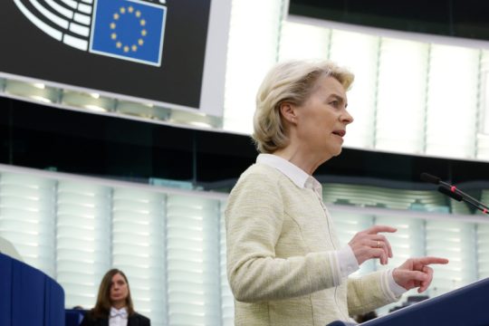 Οι προτάσεις Κομισιόν για κυρώσεις και ρωσικό πετρέλαιο και οι πρώτες αντιδράσεις