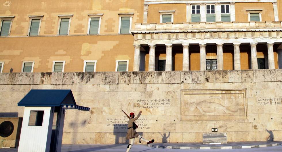Συνελήφθη 37χρονος με καραμπίνα έξω από τη Βουλή