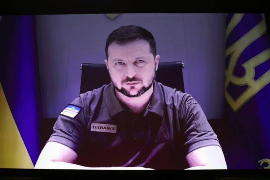 Πρεμιέρα στις Κάννες με μήνυμα Ζελένσκι που συνδέει τον πόλεμο με το σινεμά