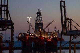 Σκιές ύφεσης στο «ασανσέρ» του πετρελαίου