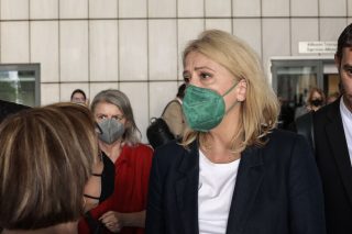 Αθώα η Δούρου, επιμένει η Ν.Δ.