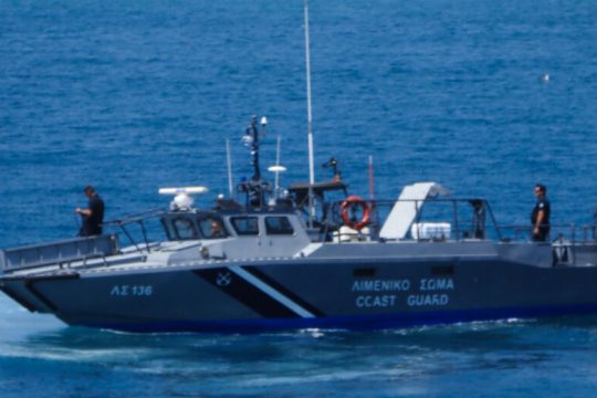 Επέμβαση του Λιμενικού για ακυβέρνητο σκάφος ανοιχτά της Κρήτης