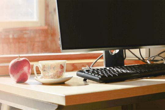 Βρετανοί σε πείραμα θα δουλεύουν 4 μέρες αλλά θα πληρώνονται για 5