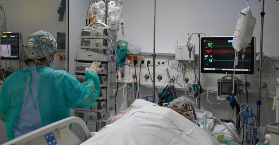 Κρήτη: Άλμα στις εισαγωγές ασθενών – Ξανά πάνω από 1.000 τα κρούσματα