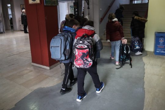 Κόβουν επίδομα στέγασης σε οικογένειες με παιδιά που έμειναν στην ίδια τάξη