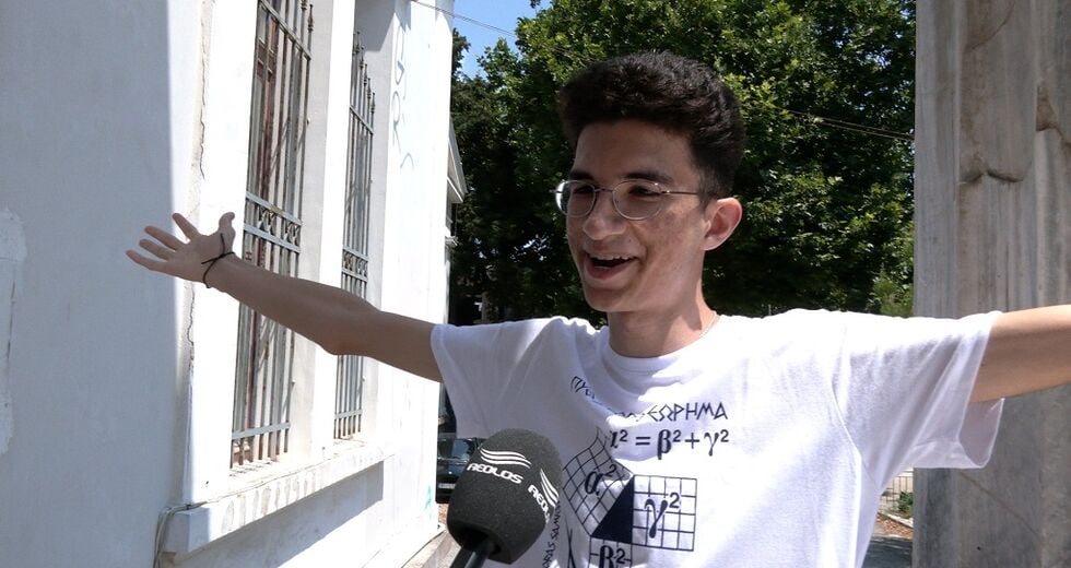 Ο φωτεινός Κουρός και η σκοτεινή ιστορία της εκπαίδευσης προσφυγόπουλων