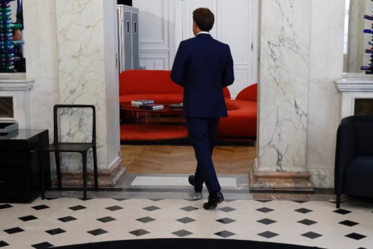 Επιστροφή στη Βουλή