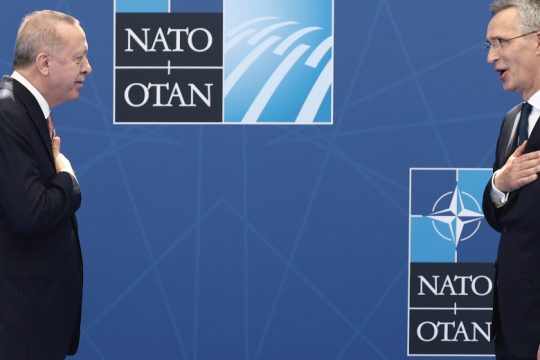 Νατοϊκό «μασάζ» σε Ερντογάν πριν από τη Σύνοδο;