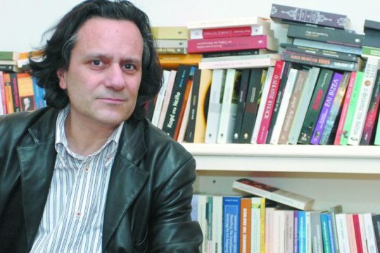 Τα 10χρονα ενός έγκυρου «Αναγνώστη» με αντανακλαστικά