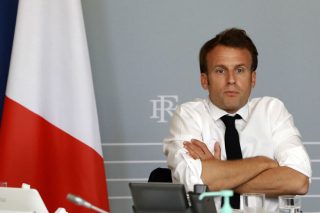 Μελανσόν όπως Λεπέν για τον Μακρόν
