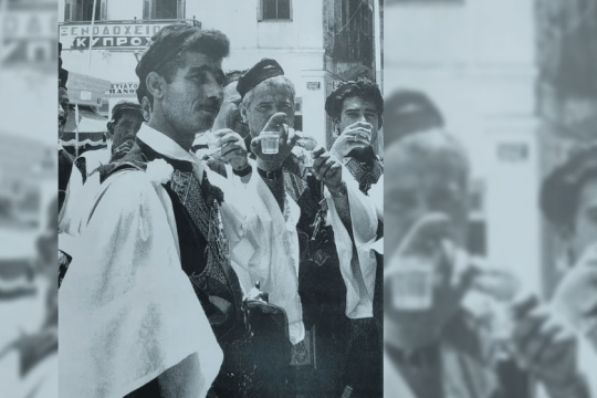 Παγανισμός, επανάσταση, ένας άγιος και ο σπουδαιότερος Έλληνας φωτογράφος