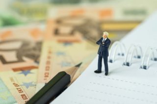 Ξανά στο τραπέζι σενάρια μείωσης ΦΠΑ
