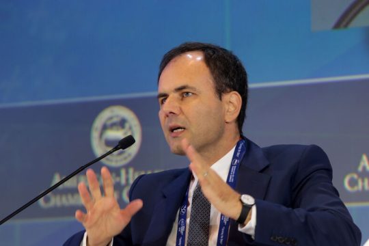 Οταν ο σύμβουλος «τρίζει τα δόντια» στις τράπεζες…