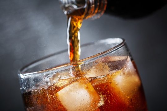 Έρευνα: Η υπερκατανάλωση ζαχαρούχων αναψυκτικών συνδέεται με καρκίνο του ήπατος