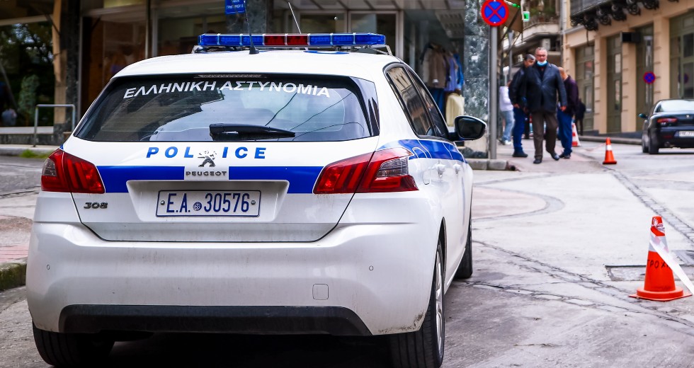 Στον εισαγγελέα τρεις ανήλικοι για ληστείες εις βάρος συνομηλίκων τους