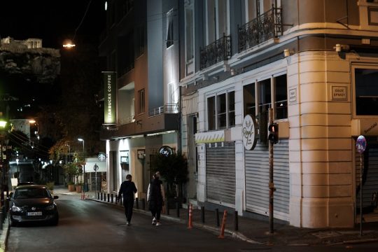 Αυτονόητες συμπεριφορές στη νυχτερινή Αθήνα