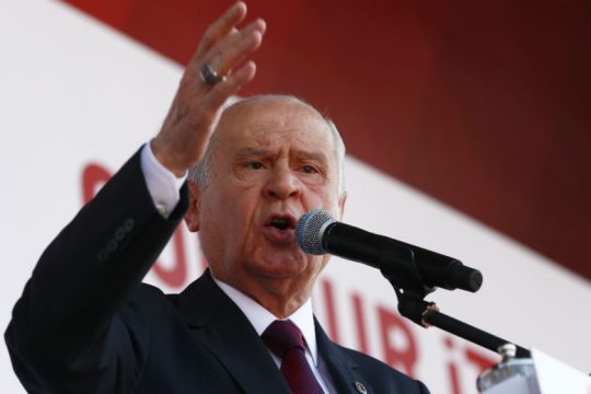 Δυναμιτίζει περαιτέρω το κλίμα ο Μπαχτσελί